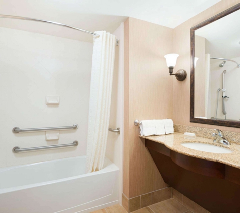 Homewood Suites by Hilton Minneapolis- St. Louis Park at West End - Saint Louis Park, MN