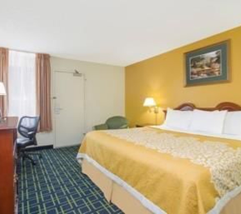 Days Inn by Wyndham Greenville - Greenville, SC