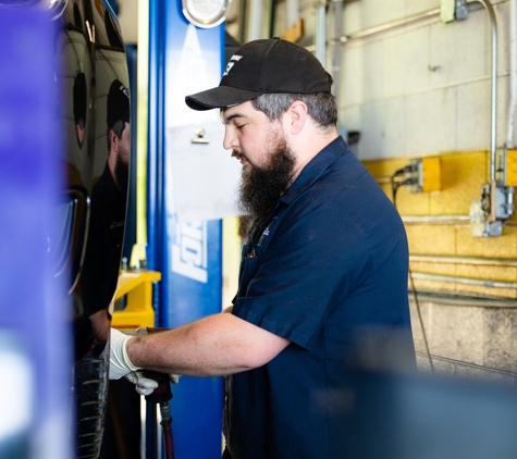 Matlock  Tire Service - Lenoir City, TN