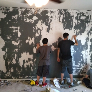 D & D Brothers Construction - Pasadena, TX. Painting Project
Wallpaper Removal.
Ugly Wall Transformation