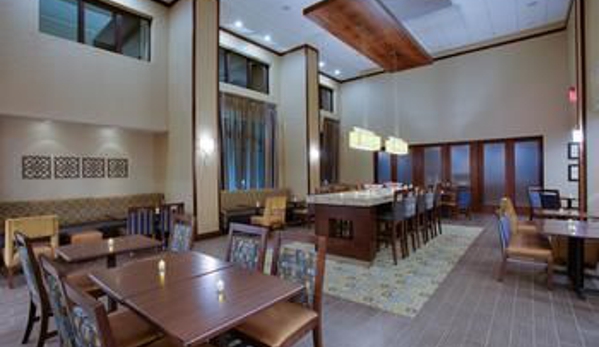 Hampton Inn & Suites Philadelphia/Bensalem - Bensalem, PA