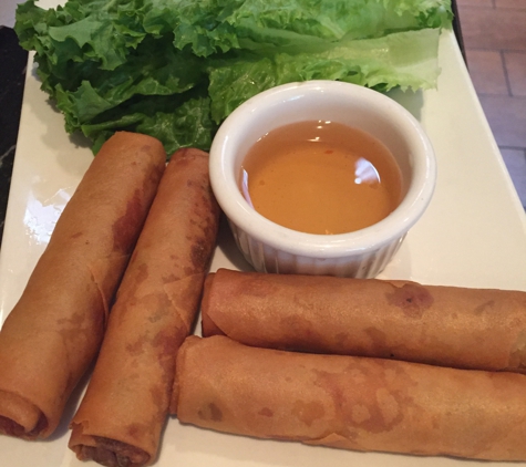 Pho Hut - Glendale, CA. Spring rolls