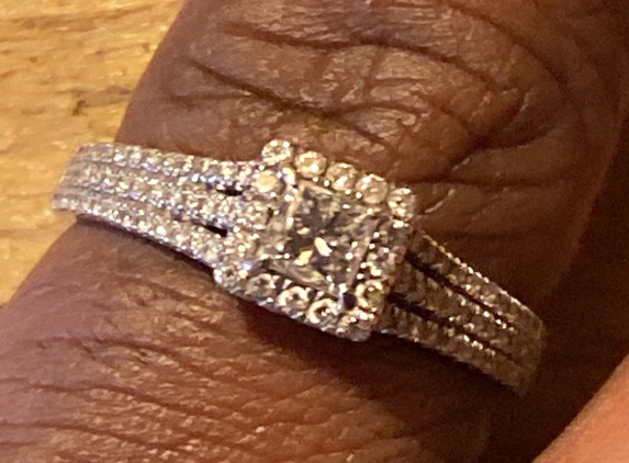 Retherford's Fine Jewelers - Kokomo, IN. Bought this ring and things just didn’t work out I know i won’t get what I paid for it but maybe someone else would appreciate it