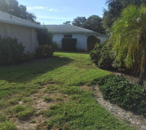 Gardenmasters - Venice, FL. bare spots in Oct after talking to them in April