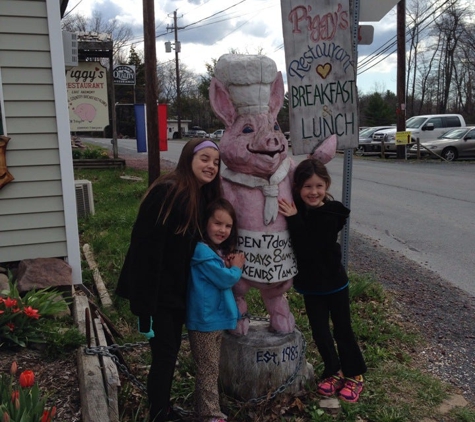 Piggy's Restaurant - Lake Harmony, PA