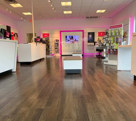 T-Mobile - Brooklyn Park, MN