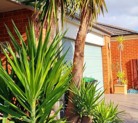 Lachies lawn care and maintenance - Thornhill Park, VIC