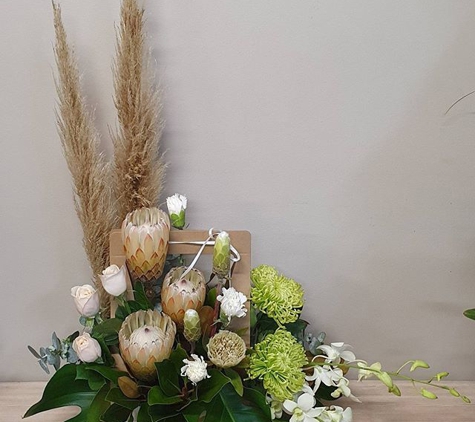 Lilly Pilly Flower Boutique - Moe, VIC