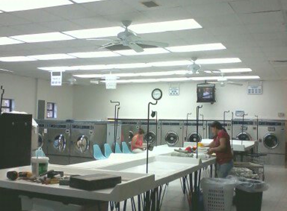 24 Hour Laundromat - Naples, FL