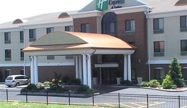 Holiday Inn Express & Suites O'Fallon/Shiloh - O Fallon, IL