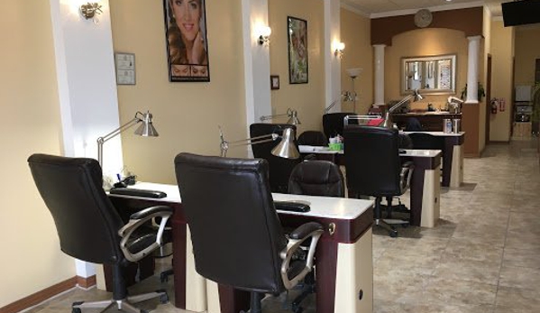 Aqua Nail & Pedi Spa - Angleton, TX