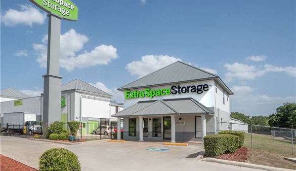 Extra Space Storage - San Antonio, TX