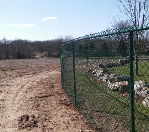 Knickerbocker fence and deck - Norvell, MI