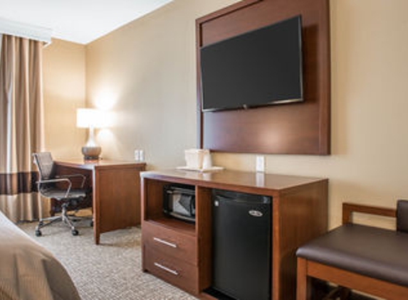 Comfort Inn & Suites - Pittsburgh, PA