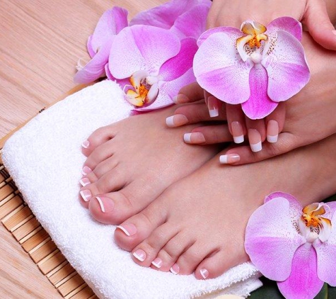 Deluxe Nail Spa - El Paso, TX