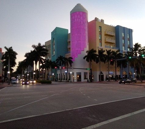 CVS Pharmacy - Miami Beach, FL