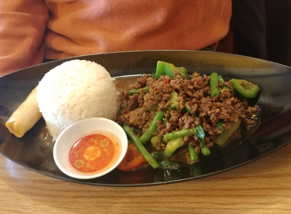 Benjarong Thai Restaurant - Westchester, IL