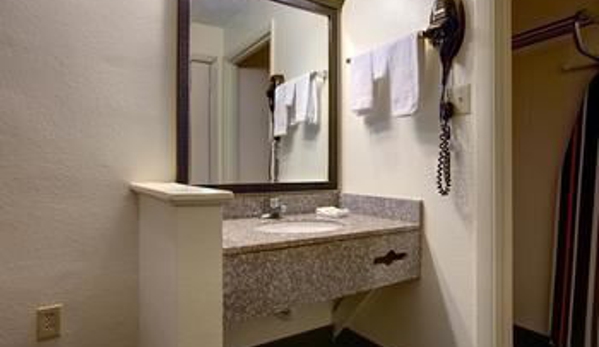 Americas Best Value Inn - Crestview, FL