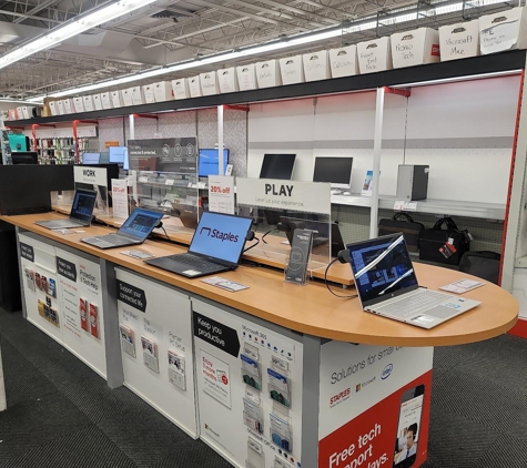 Staples - Burlington, MA