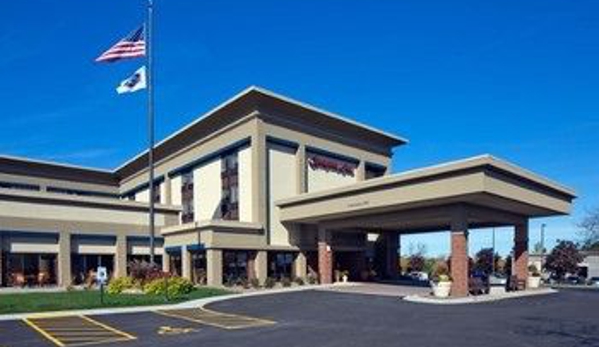 Hampton Inn - Brookfield, WI