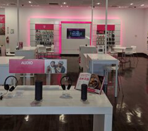 T-Mobile - Pasadena, CA