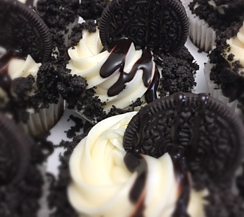 RoxxBerries Bakery and Edible Gifts - Virginia Beach, VA. Oreo Drip Cupcake