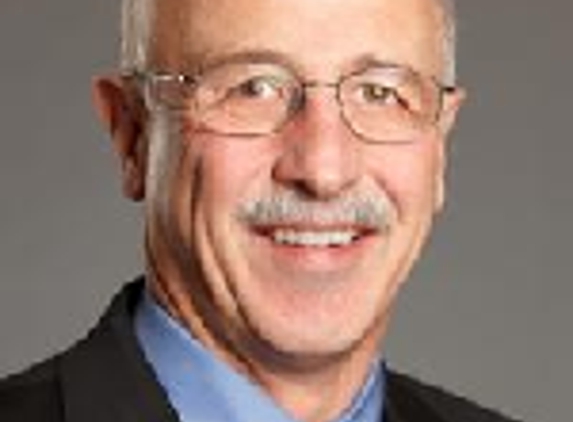 Dr. Charles E Rhoades, MD - Kansas City, MO