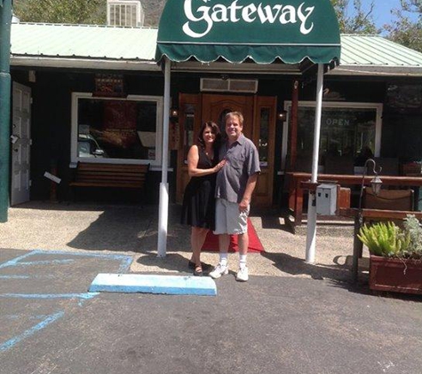 Gateway Restaurant & Lodge - Three Rivers, CA