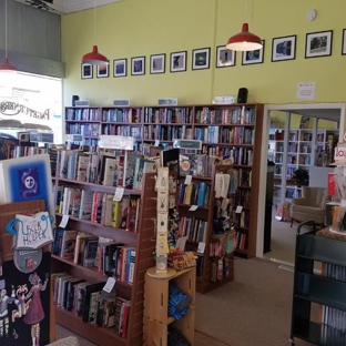 Pageturners Bookstore - Indianola, IA