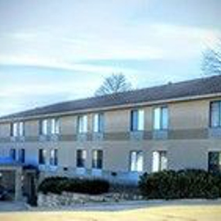 Econo Lodge - Maquoketa, IA