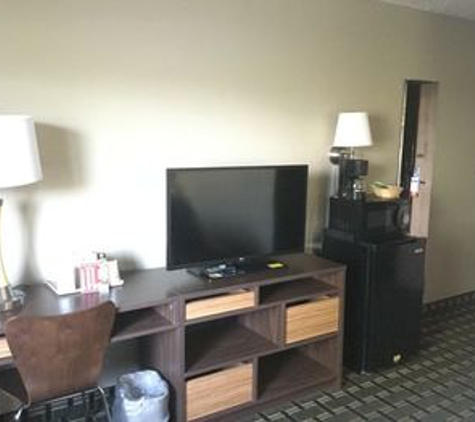 Super 8 by Wyndham Youngstown/Austintown - Youngstown, OH