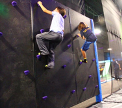 Bounce Trampoline Sports - Danbury, CT