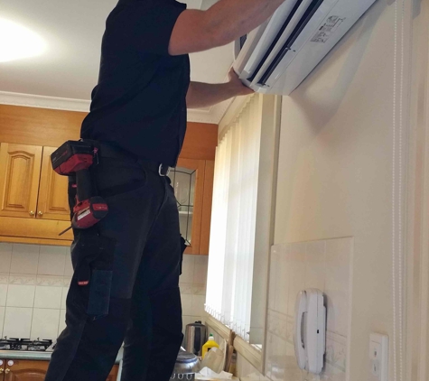 Hit The Switch - Box Hill, VIC. We offer split system air conditioning installation & supply services