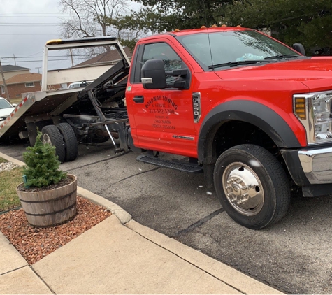 Roadway Towing and Services - Dearborn Heights, MI