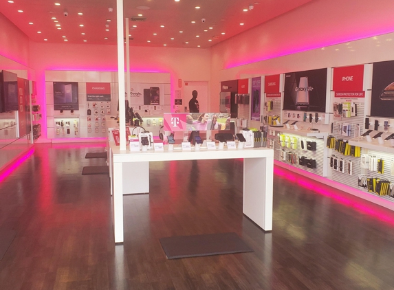 T-Mobile - Tustin, CA