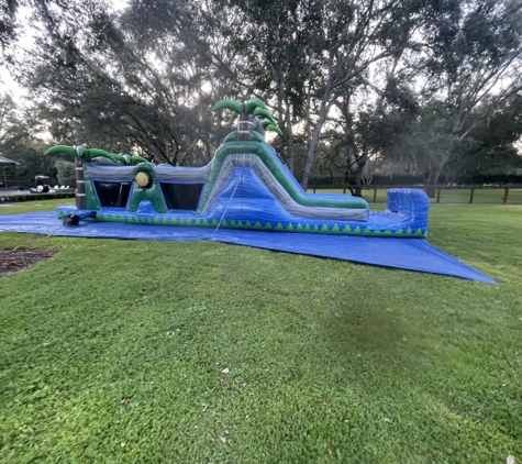 To The Moon Bounce Co - Apopka, FL. obstacle course