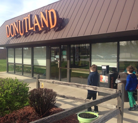 Donutland - Cedar Rapids, IA