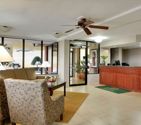 Quality Inn & Suites - Clarksville, AR