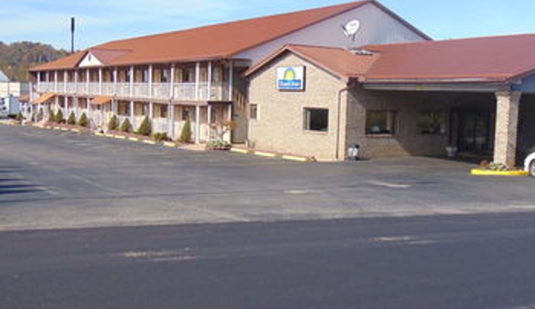 Days Inn by Wyndham Huntington - Huntington, WV