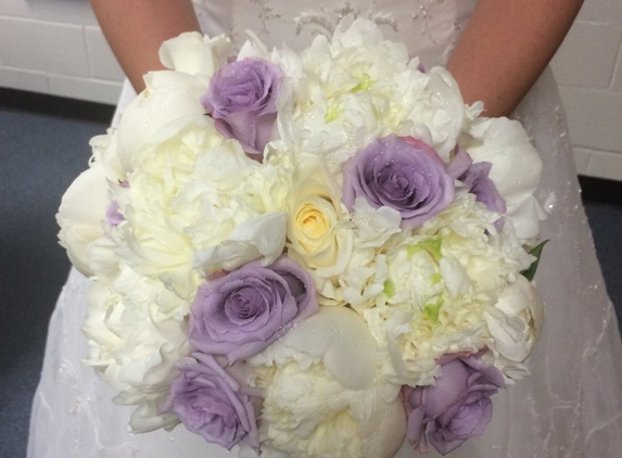 Tommy Austin's Florist - Rancho Cucamonga, CA. My beautiful bridal bouquet