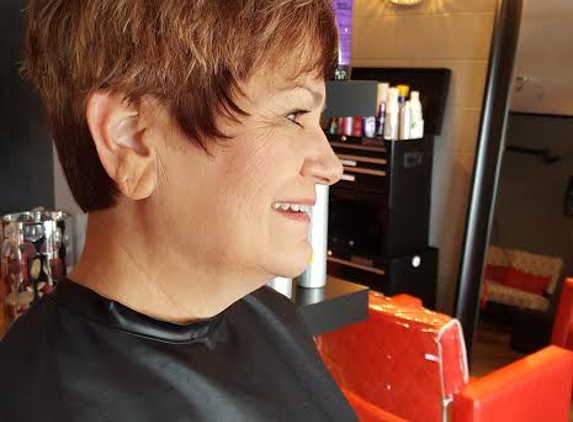 Sparklez Hair Studio & Spa - Hixson, TN