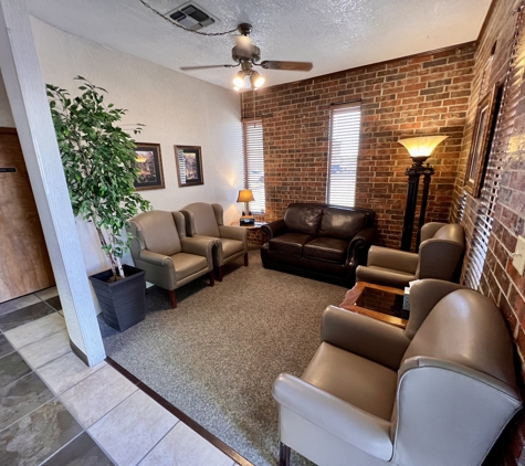 Bob Bowland Law Office - Fort Worth, TX. Divorce Lawyer Waiting Room