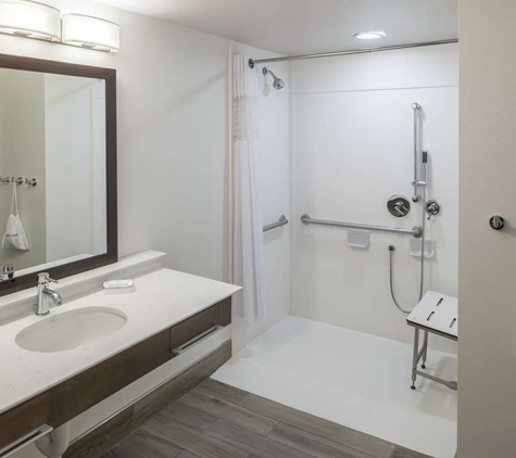 Hampton Inn & Suites by Hilton Atlanta Perimeter Dunwoody - Atlanta, GA