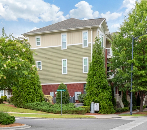 The Crest at Galleria Apartments - Charlotte, NC