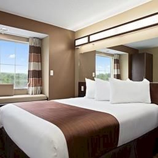 Microtel Inn & Suites by Wyndham Fairmont - Fairmont, WV