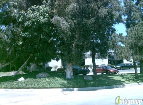 Brenda's Yard Care - Brea, CA