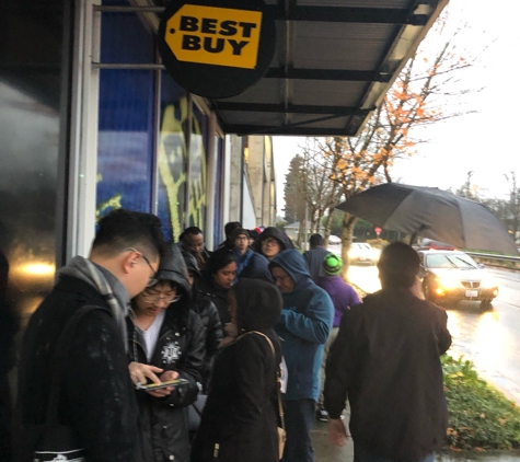 Best Buy - Seattle, WA