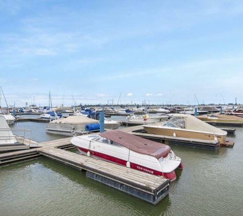 Battery Park Marina - Sandusky, OH