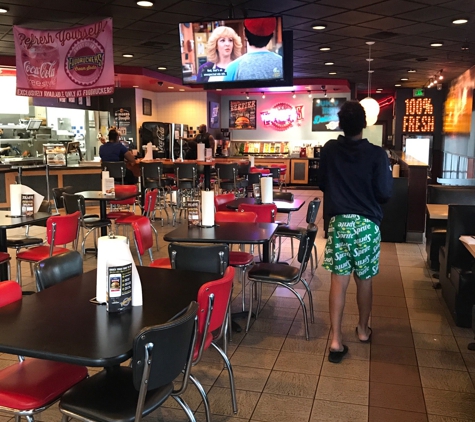 Fuddruckers - Santa Monica, CA