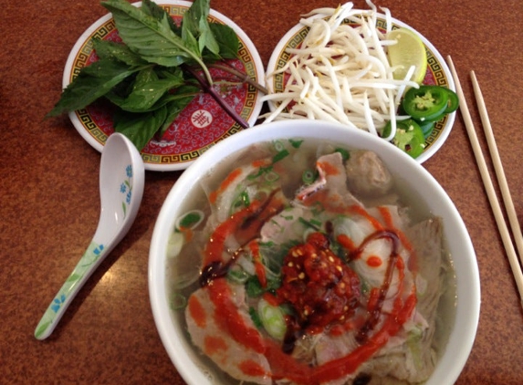 D K Noodle Vietnamese Cuisine - Modesto, CA